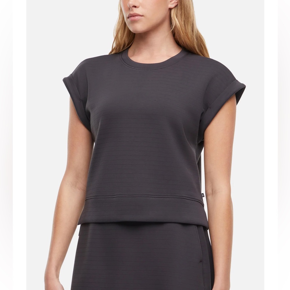 Marika “Becky” Short Sleeve Crew Top In The Color Phantom